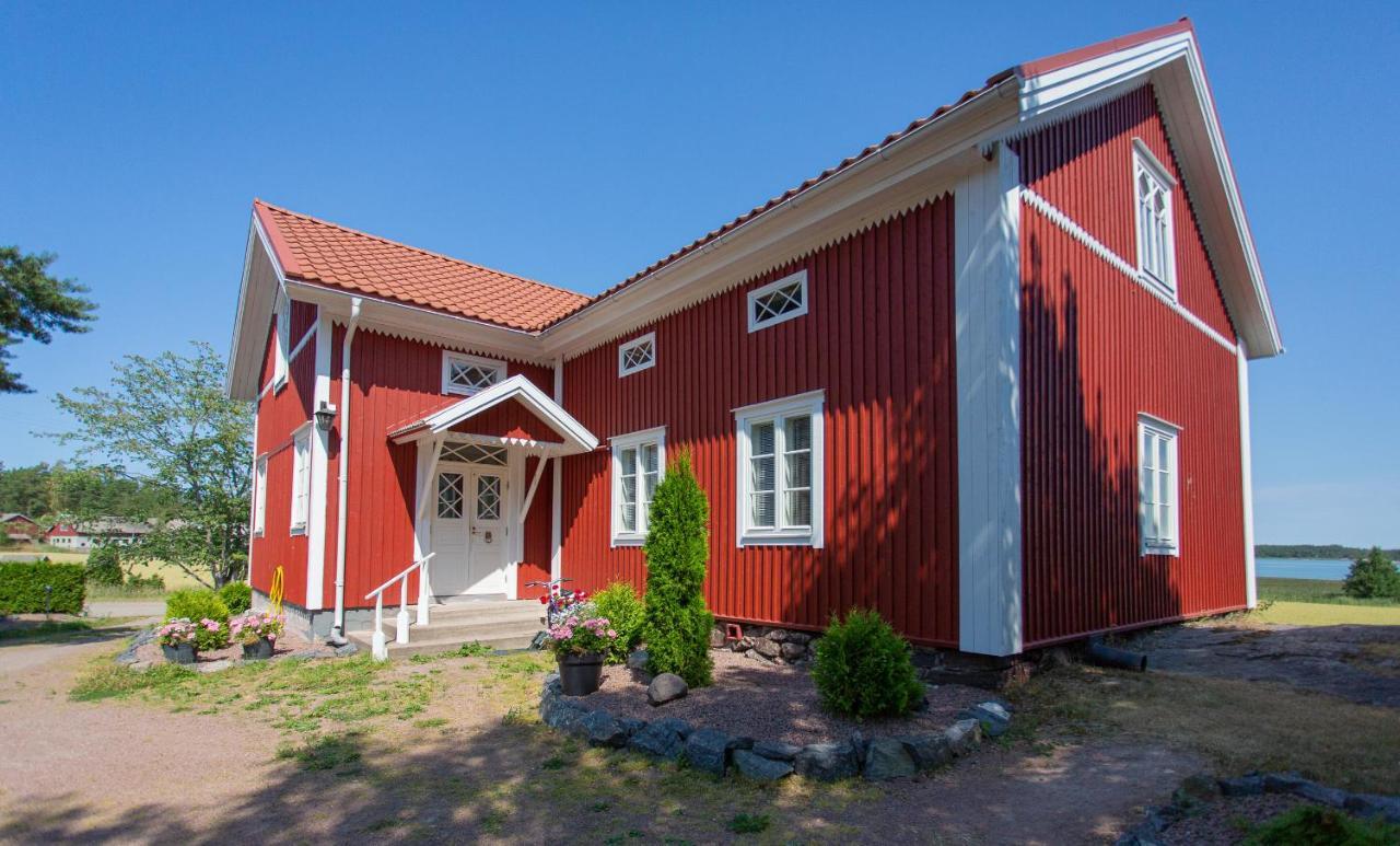 Saaristohotelli Vaihela Velkua Exterior photo